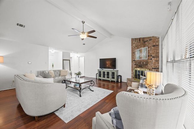 1370 Stevenage Ln, House other with 3 bedrooms, 2 bathrooms and 2 parking in Channelview TX | Image 9