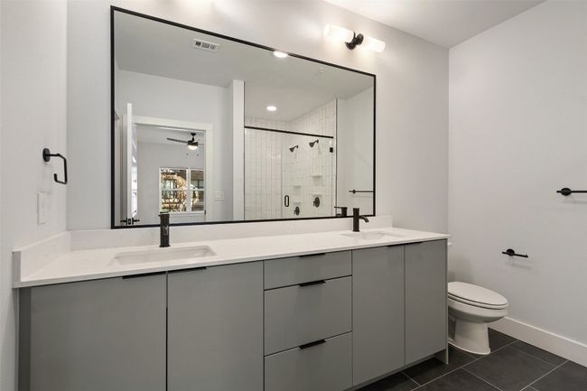 APT-222 - 2500 Longview St, Condo with 2 bedrooms, 2 bathrooms and 2 parking in Austin TX | Image 12