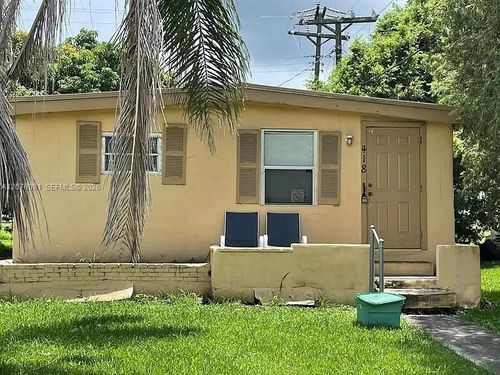 418 S Cocoanut Rd, Pahokee, FL, 33476-2504 | Card Image