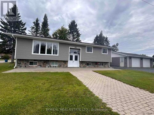 468 7th St E, Cochrane, ON, P0L1C0 | Card Image