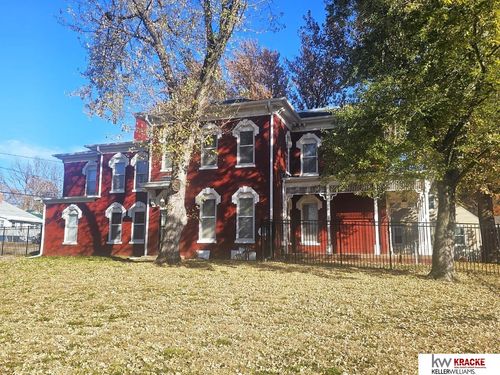 907 4th St, Fairbury, NE, 68352-2801 | Card Image