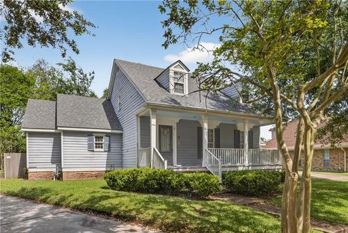 7 Whispering Oaks Dr, River Ridge, LA, 70123-2034 | Card Image