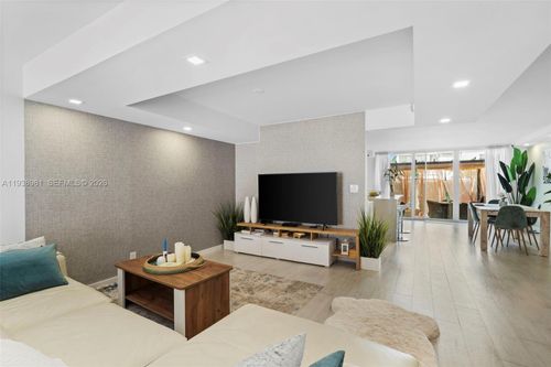 918-918 Ne 26th Ave, Hallandale Beach, FL, 33009-2936 | Card Image