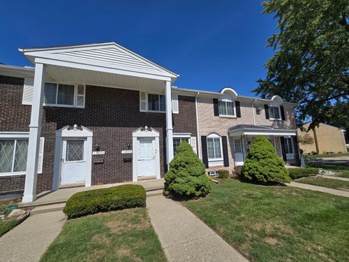 13854 Keating Dr, Sterling Heights, MI, 48312-2423 | Card Image