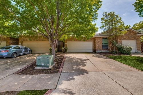 2228 Stonebrook Ln, Mesquite, TX, 75181-5105 | Card Image