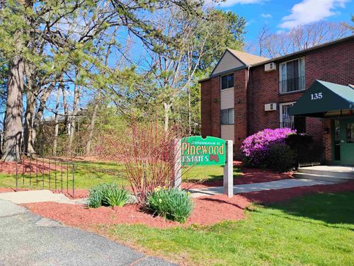303-133 English Village Rd, Manchester, NH, 03102-2439 | Card Image