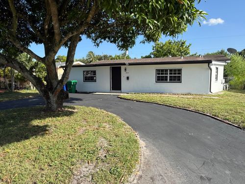 7820 Orleans St, Miramar, FL, 33023-3560 | Card Image