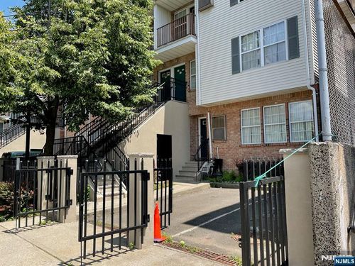 76 Union St, Newark, NJ, 07105-1417 | Card Image