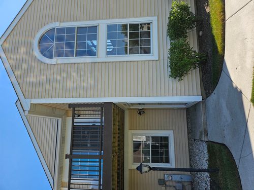 640 Le Parc Cir, Buffalo Grove, IL, 60089-6914 | Card Image