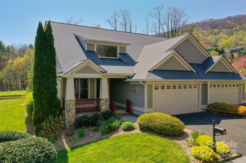 111 Augusta Cir, Waynesville, NC, 28786-7241 | Card Image