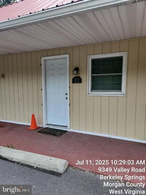 apt-102-9349 Valley Rd, BERKELEY SPRINGS, WV, 25411-7108 | Card Image