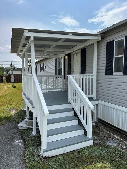 2021 N Battlebell Rd, Highlands, TX, 77562-4074 | Card Image