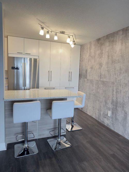 908-9800 Horton Rd Sw, Calgary, AB, T2V5B5 | Card Image