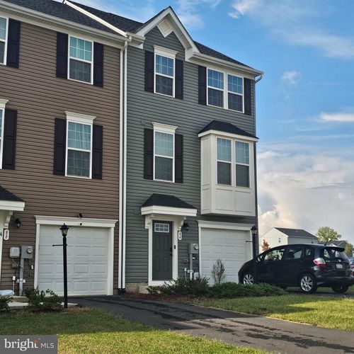 84 Dripping Spring Dr, HEDGESVILLE, WV, 25427-7716 | Card Image