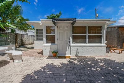 439 28th Street, House other with 2 bedrooms, 2 bathrooms and null parking in West Palm Beach FL | Image 3