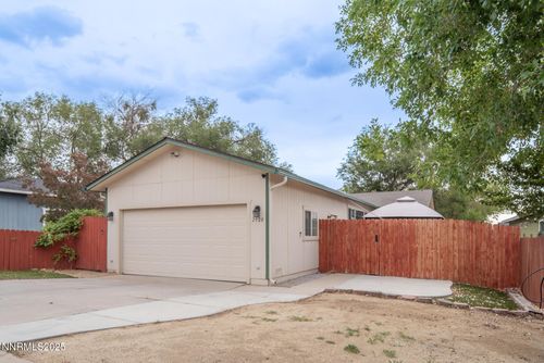 2920 Harding Cir, Reno, NV, 89503-2157 | Card Image