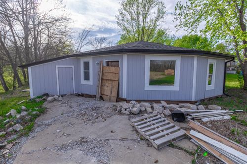 6801 N Maxine St, Columbia, MO, 65202-9481 | Card Image