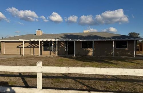 17067 Avon Way, Madera, CA, 93638-9700 | Card Image