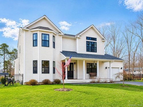 140 Gull Dip Rd, Ridge, NY, 11961-2989 | Card Image