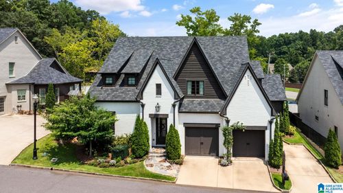 111 Calton Ln, MOUNTAIN BROOK, AL, 35213-2446 | Card Image