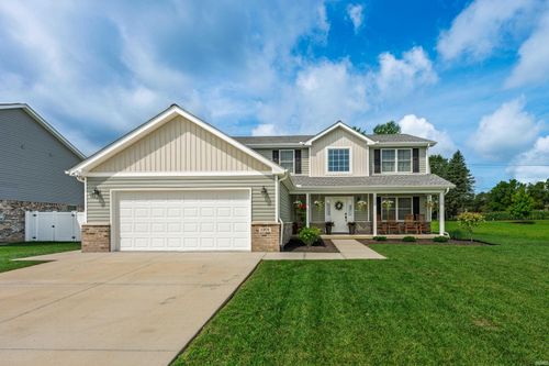 1301 N Wild Pine Drive, Yorktown, IN, 47396 | Card Image