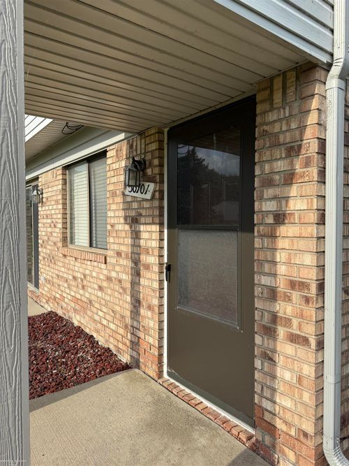 50101 S Horst Ct, Chesterfield, MI, 48047-4667 | Card Image
