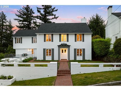 1136 Sw Davenport St, Portland, OR, 97201-2226 | Card Image