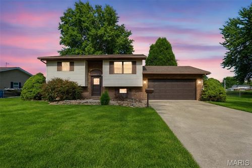 3308 Bluebird Ln, Granite City, IL, 62040-5200 | Card Image