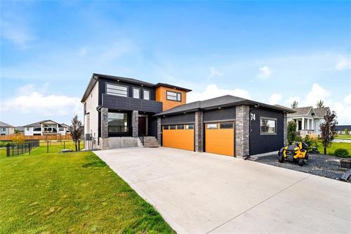 74 Blumberg Trail, Headingley, MB, R4H0B8 | Card Image