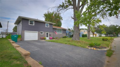 2040 Ramsey Dr, Decatur, IL, 62526-3467 | Card Image