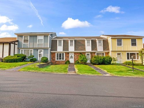 39 Sunny Brook Cir, Highland, NY, 12528-1341 | Card Image