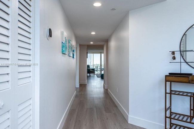 APT-401 - 17050 N Bay Rd, Condo with 2 bedrooms, 2 bathrooms and null parking in Sunny Isles Beach FL | Image 7