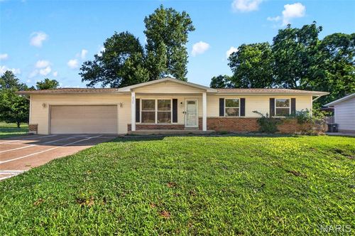 2324 Boeing Dr, Arnold, MO, 63010-1704 | Card Image