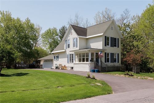 333 W Woodruff St, Watertown, NY, 13601-4233 | Card Image