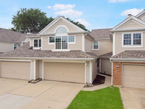 218 Woodstone Dr, Buffalo Grove, IL, 60089-6704 | Card Image