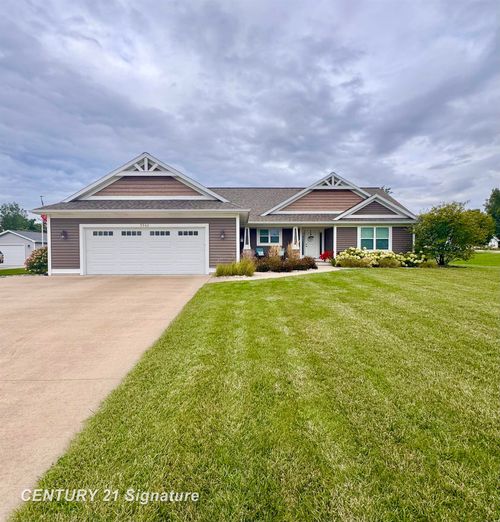 9968 Garner Ln, Freeland, MI, 48623-8923 | Card Image