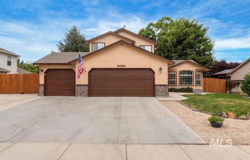 2643 S Velvet Falls Way, Meridian, ID, 83642 | Card Image