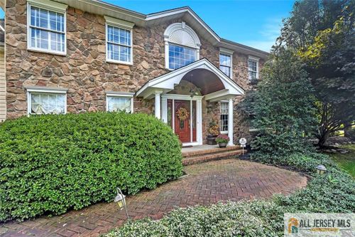 35 Parkview Rd, Cranbury, NJ, 08512-2732 | Card Image
