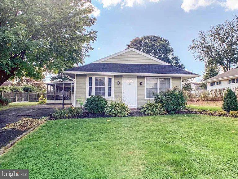 Residential Lease in MORRISVILLE