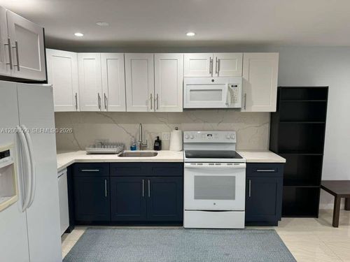 2-2950 Griffin Rd, Fort Lauderdale, FL, 33312-5648 | Card Image