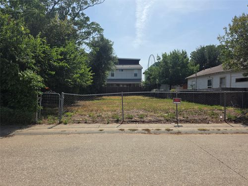 3126 Pastor St, Dallas, TX, 75212-2929 | Card Image