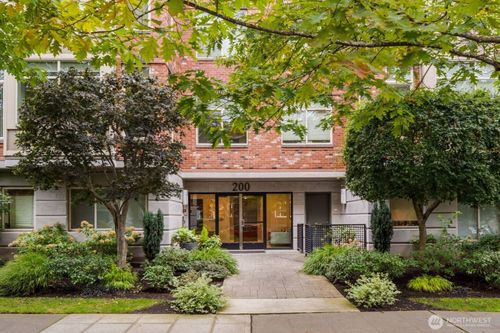 apt-303-200 W Comstock St, Seattle, WA, 98119-3595 | Card Image