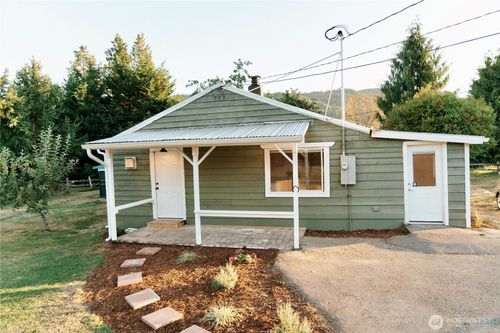 18056 State Route 9, Mount Vernon, WA, 98274-8158 | Card Image