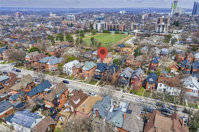 204 Herkimer St, Home with 5 bedrooms, 4 bathrooms and 2 parking in Hamilton ON | Image 44
