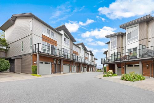 909 Clarke Rd, Port Moody, BC, V3H1L6 | Card Image