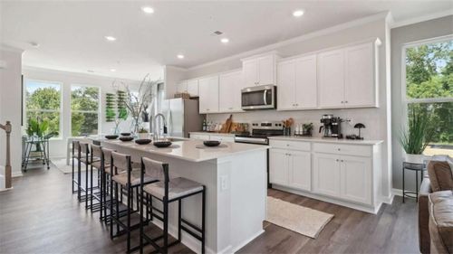 1014-226 College Cir, Hapeville, GA, 30354-1726 | Card Image