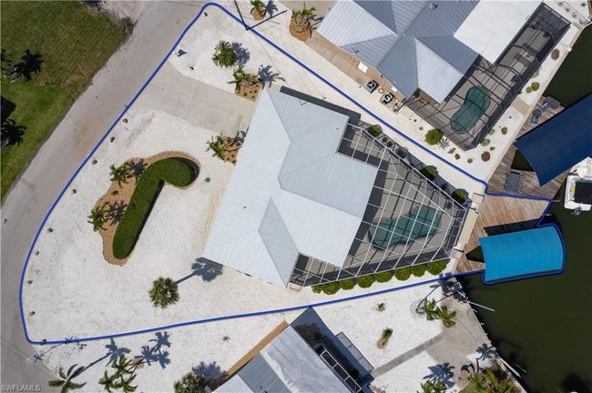 Birds eye view of property showing the huge lot. | Image 29