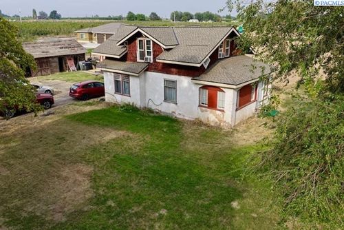 2361 E Old Inland Empire Hwy, Grandview, WA, 98930 | Card Image