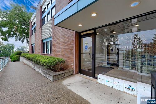 342 Hamburg Tpke, Wayne, NJ, 07470-2162 | Card Image