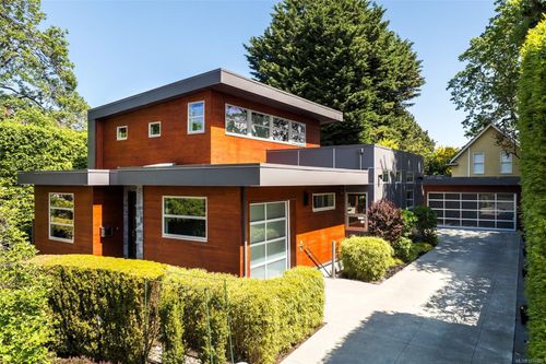 1395 Hampshire Rd, Oak Bay, BC, V8S4T5 | Card Image